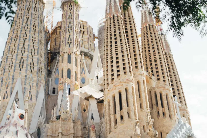 Sagrada Familia Guided Tour with Skip the Line
