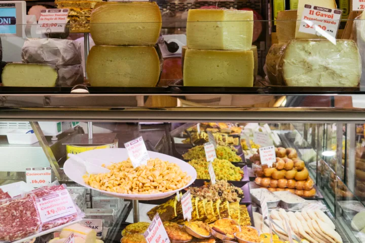 Bologna’s Quadrilatero Market: A Self-Guided Walking Tour for Food Lovers